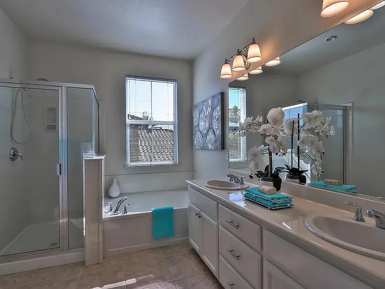1933 Silva Pl — Photo 10