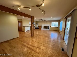 330 Parish Rd, Selah, WA 98942
