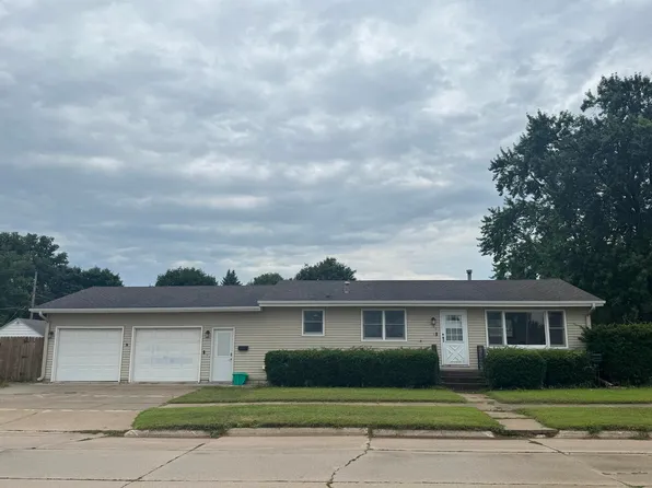 600 Freeman St, Charles City, IA 50616