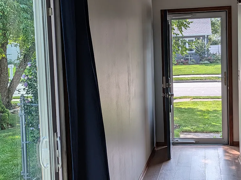 560 Executive Blvd — Photo 5