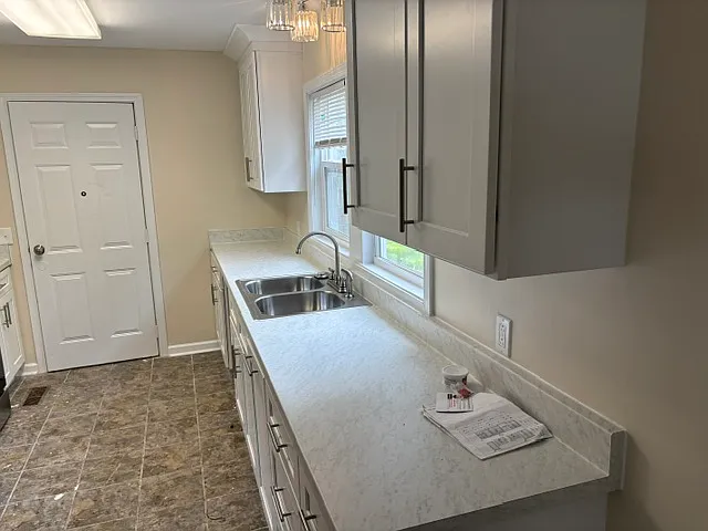 517 Overstreet Dr — Photo 14
