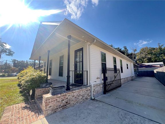 2nd image of 216 Oak Ave