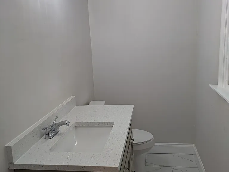 1002 Hemlock Dr — Photo 10