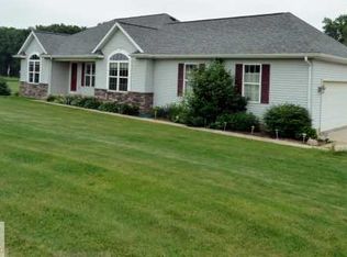2303 Guernsey Dr, Charlotte, MI 48813