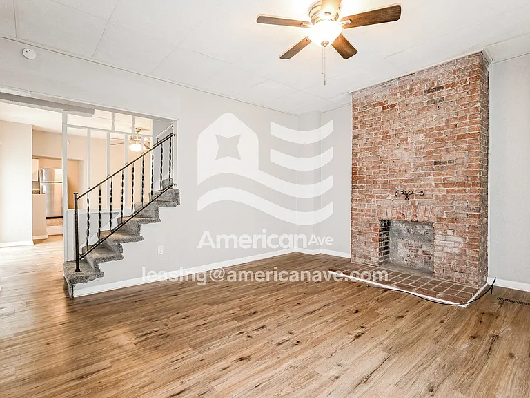 789636_002_living_room_13826278.jpg
