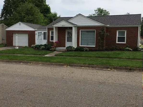 2651 Fairland St, Cuyahoga Falls, OH 44221