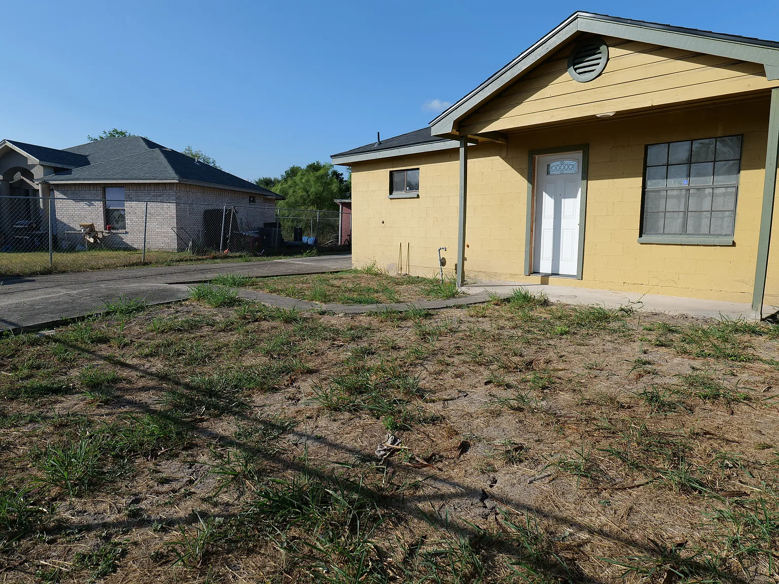 2 bed, 1120 sqft, $1,300 — Photo 2