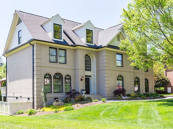2nd image of 8916 Isherwood Ln