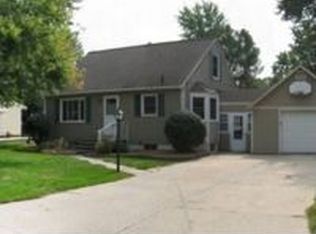 1034 Vos St, Jenison, MI 49428