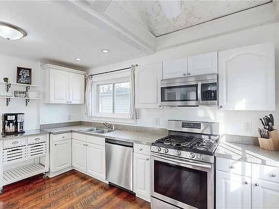 5th image of 2427 8th St