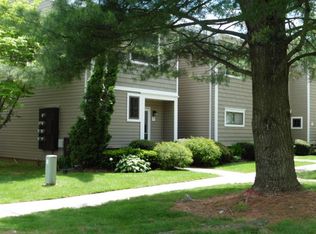 7 Iris Ct, Tinton Falls, NJ 07724