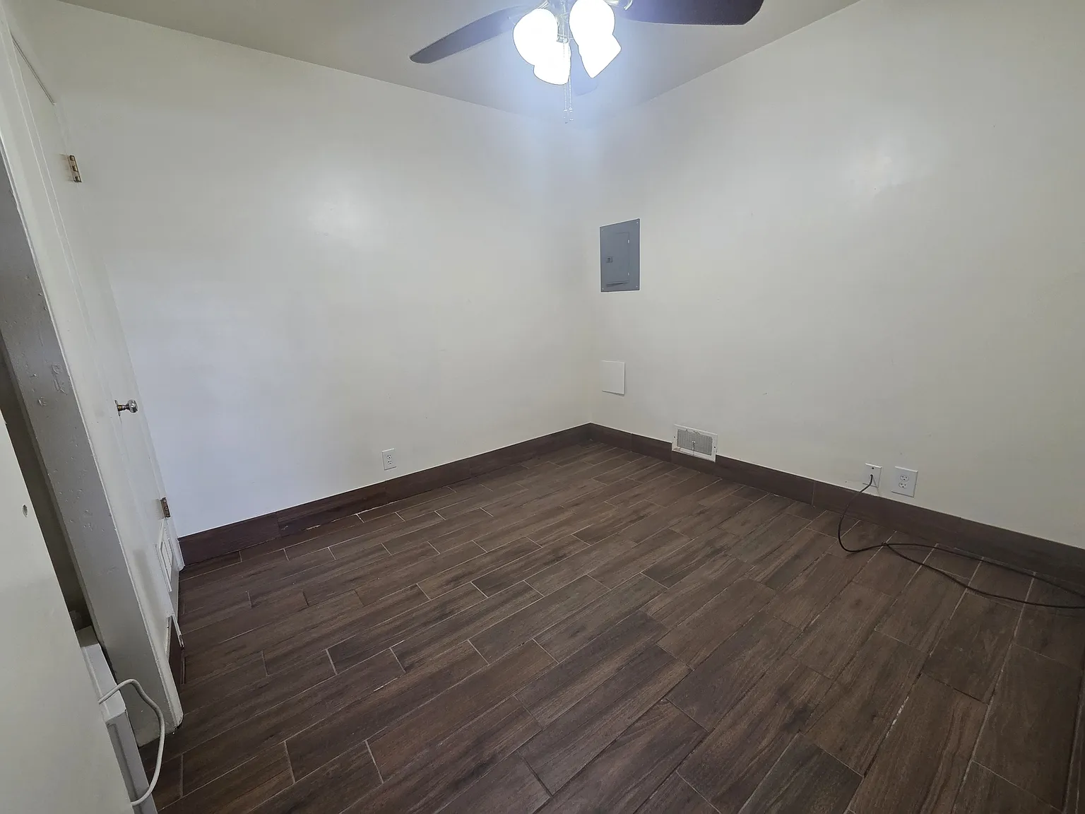 1 bed, 800 sqft, $1,200 — Photo 1