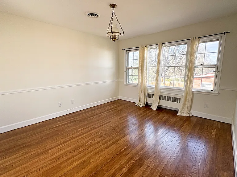 327 Dwyer Ln — Photo 10