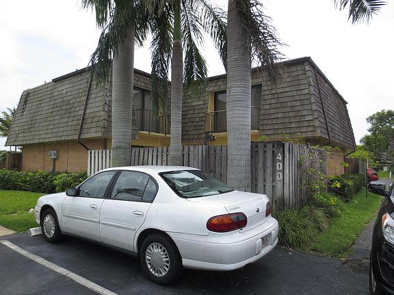 2nd image of 400 Lake Arbor Drive #400
