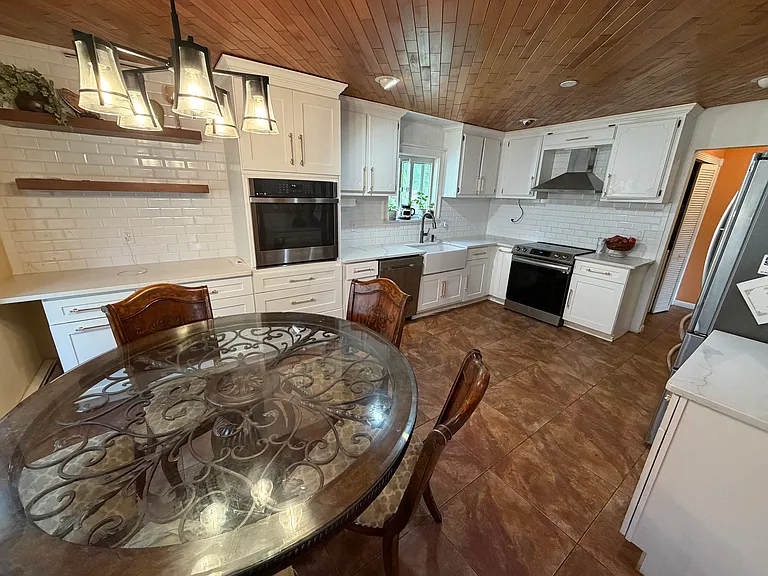 30 Dumond Pl — Photo 4