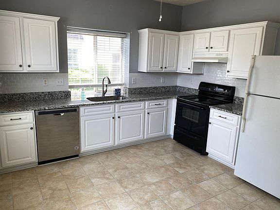 2nd image of 6221 Oakglen Dr