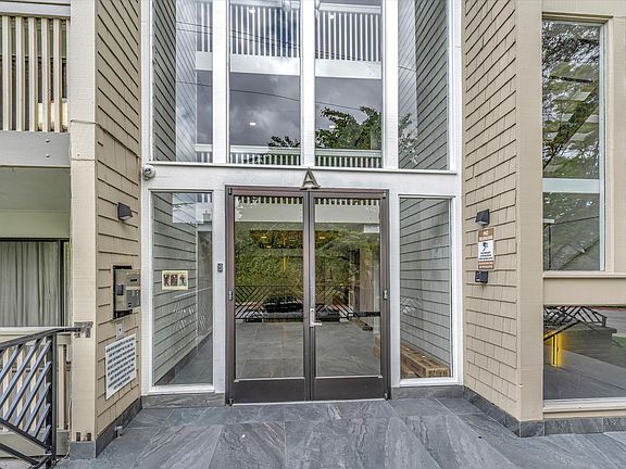 5th image of 49 Showers Dr APT A142