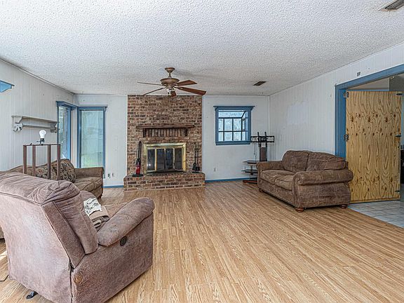 4th image of 437 Hideaway Lane Central