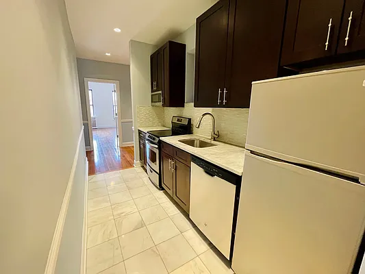 Rented by Mann Maurice A | media 27