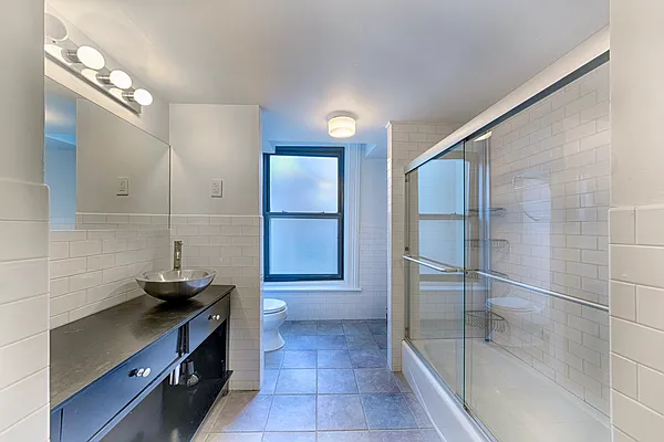 Rented by Isen & Company : Real Estate Advisors | media 27