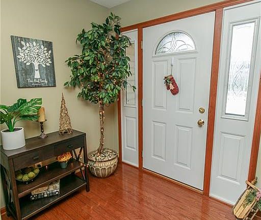 5th image of 517 Golden Russett Blvd