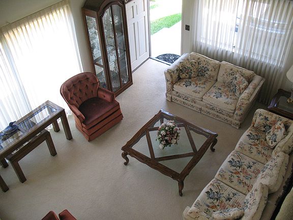 3rd image of 793 Green Lawn Ave
