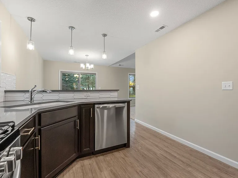 305 E Toledo St — Photo 20