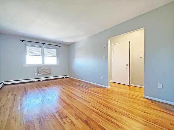 4th image of 2154 Edenwald Ave Floor 3