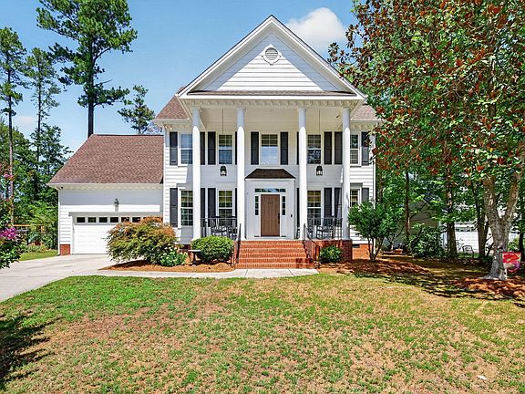 4th image of 209 Wild Holly Ln