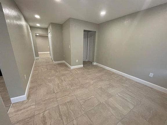 3rd image of 4700 Barcelona Ave
