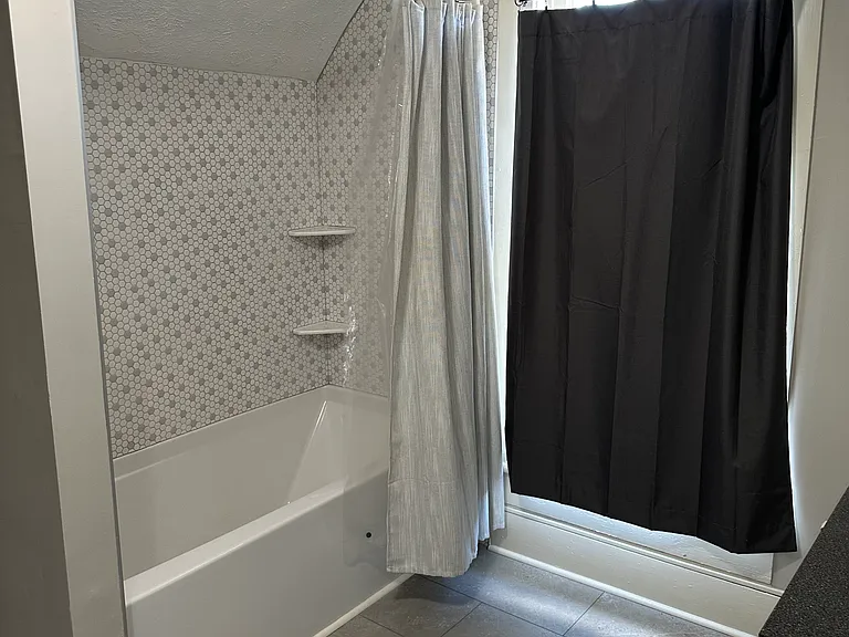 637 Cherry St — Photo 15
