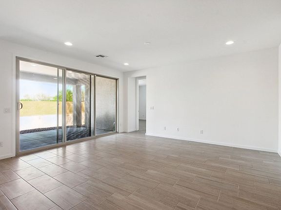 5th image of 4822 N 182nd Ln
