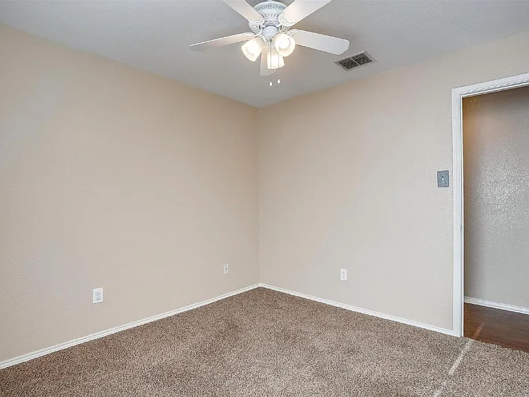 1108 Cottonwood Dr — Photo 12