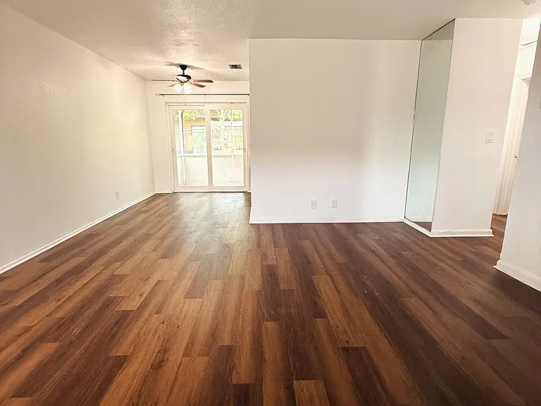 4001 NW 31st Ave #4 — Photo 4