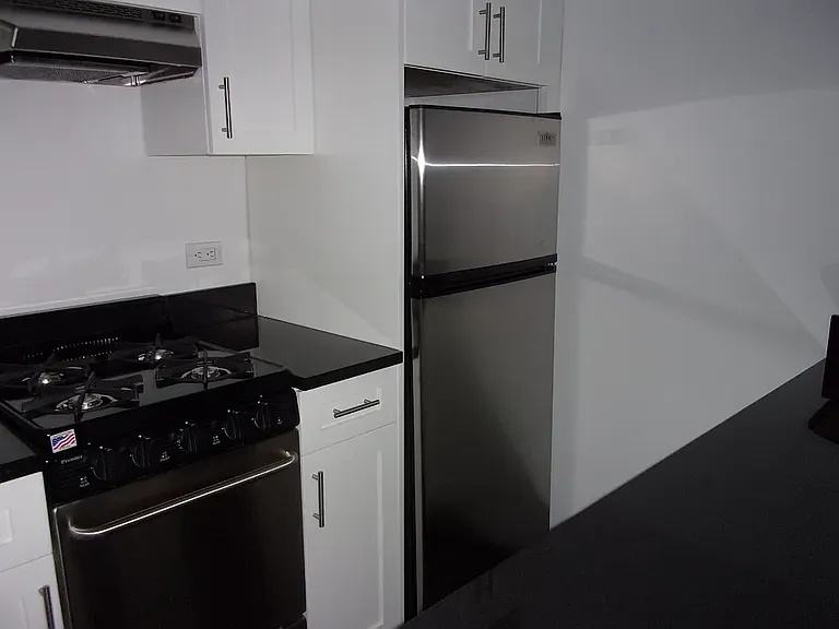 108 E 38th St #506 — Photo 5