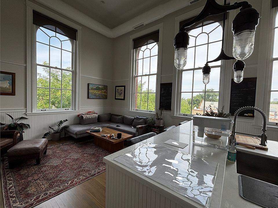 1st image of 1845 N Sheffield Ave #405