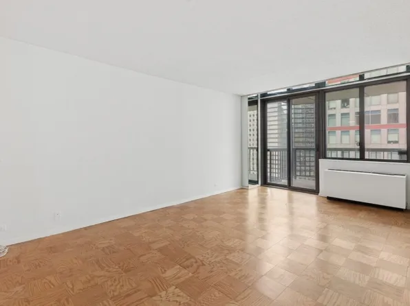 300 East 54th Street image 4 of 14