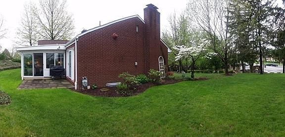 Side yard, beautiful space!