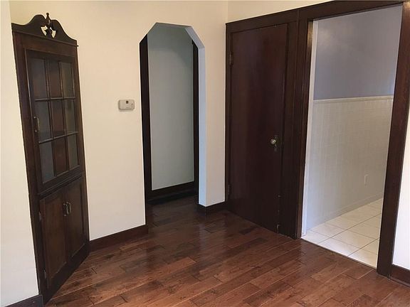 5th image of 1153 W 31st St