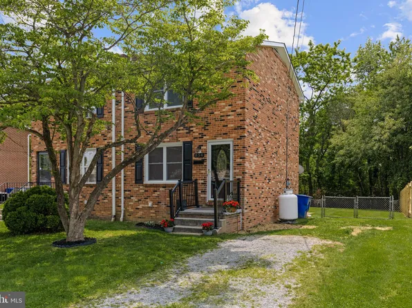 854 W 11th St, Front Royal, VA 22630