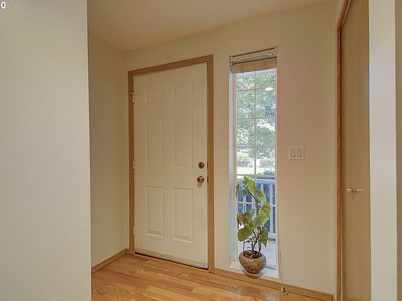 3rd image of 1006 NE 45th St APT A3