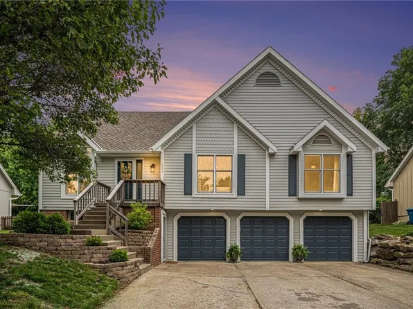 1201 Wellington Way, Liberty, MO 64068