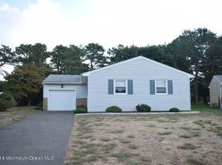 42 Cambridge Ct, Toms River, NJ
