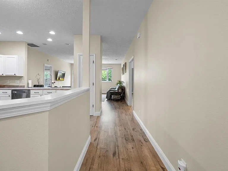 2293 Fleming Dr — Photo 3