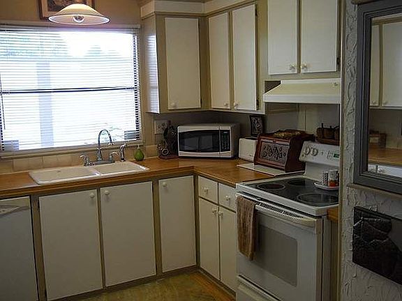 3rd image of 43 Key West Dr