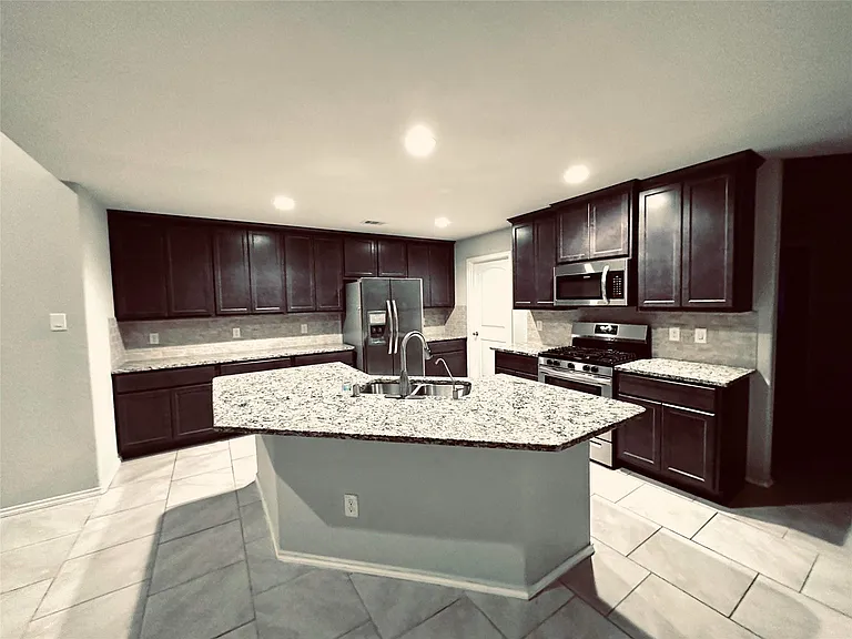 22043 Mission Canyon Ln — Photo 5