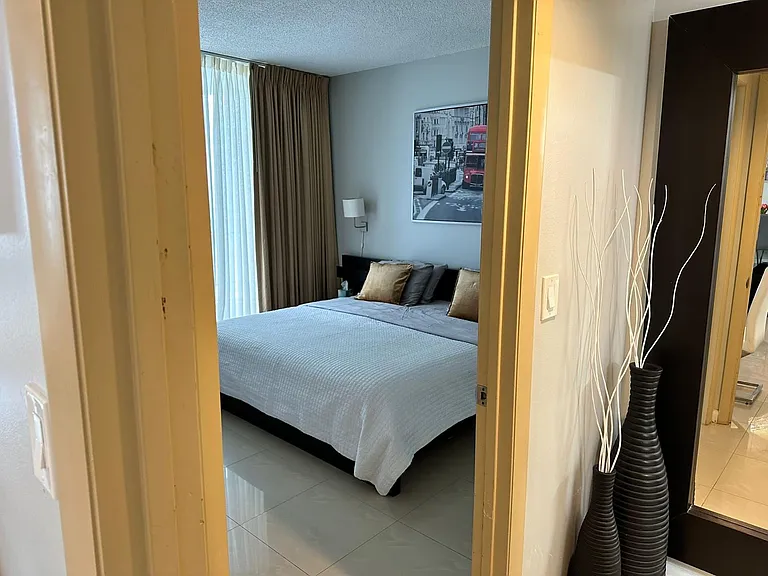 17375 Collins Ave #1507 — Photo 27