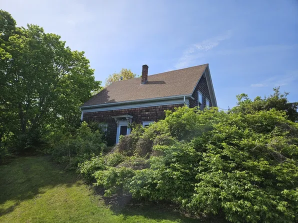 53 Russell St, Plymouth, MA 02360