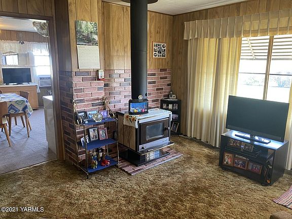 Attractive wood stove!