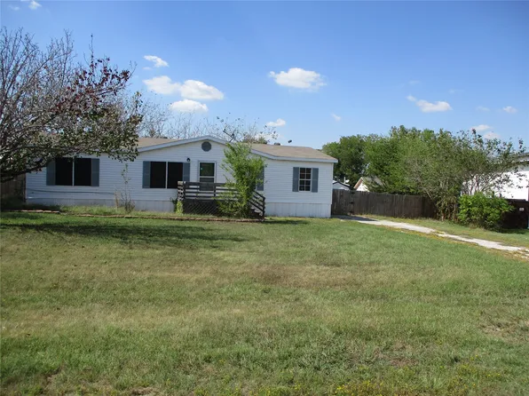 203 Matex Cir, Mabank, TX 75147